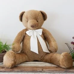 Hutch Studio - Hand Crafted Grand Beau Bowdacious